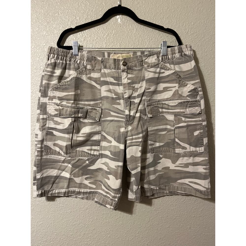 Cabela’s men’s cargo shorts camo